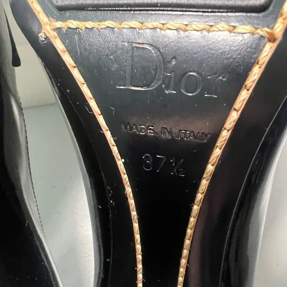 Christian Dior Patent Black Leather Pumps - Picture 13 of 17